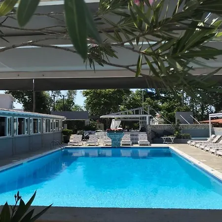 Roulla & Platanias (Skiathos)